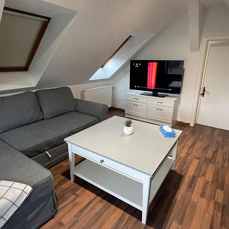 120Qm - 5 Rooms - 2 Bathrooms - Kitchen- Free Parking - Fast Wifi - Yiha Apartment Hannover Exterior photo