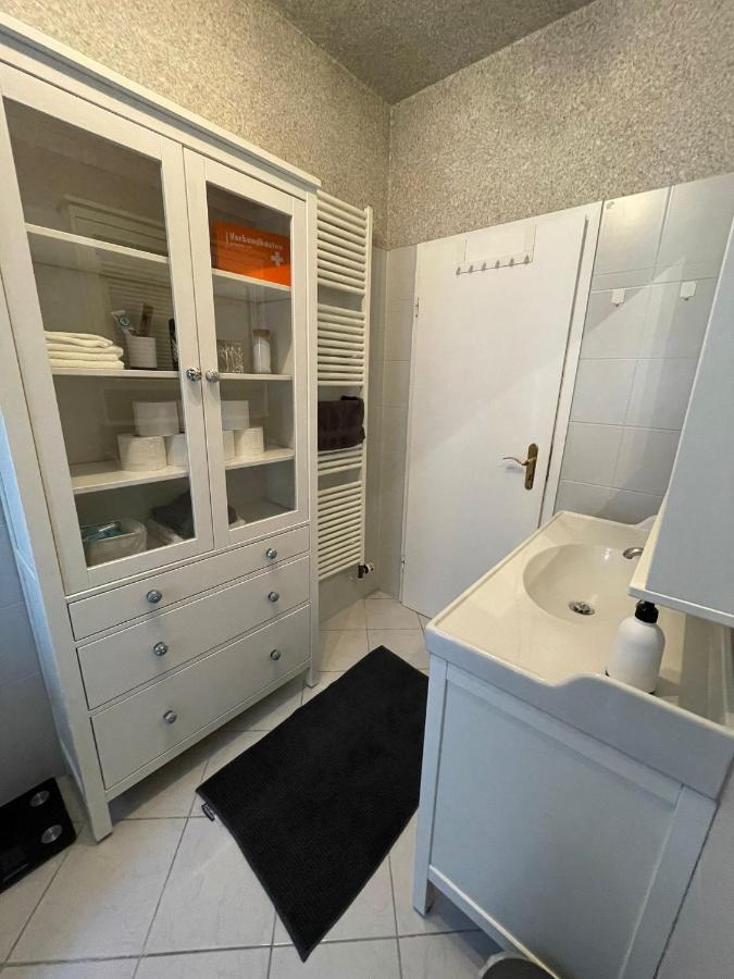120Qm - 5 Rooms - 2 Bathrooms - Kitchen- Free Parking - Fast Wifi - Yiha Apartment Hannover Exterior photo